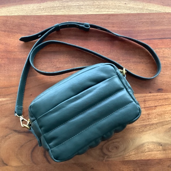 NWT Madewell Transport puffy camera bag dark palm - Picture 3 of 10